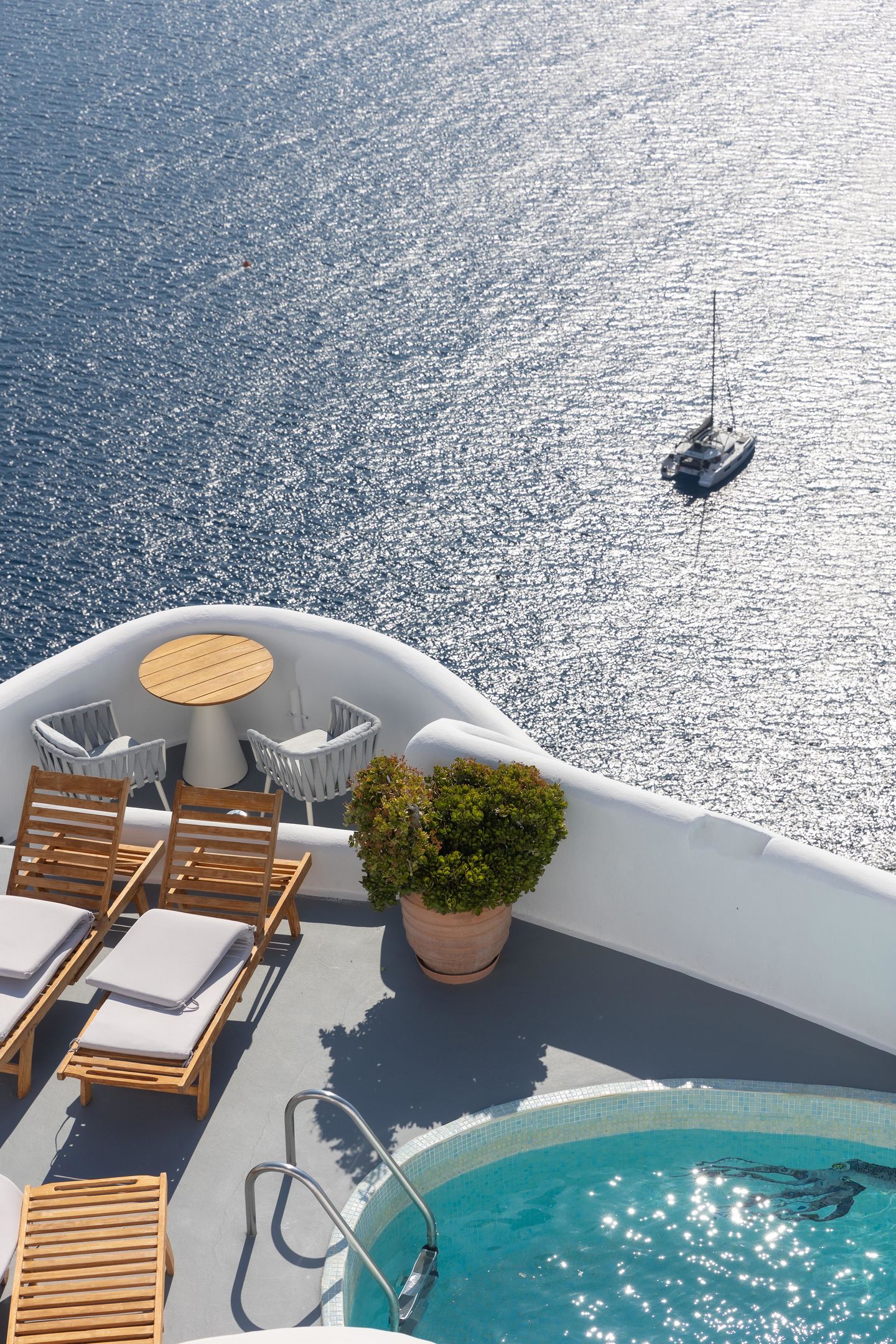 Hotel: IKIES Santorini