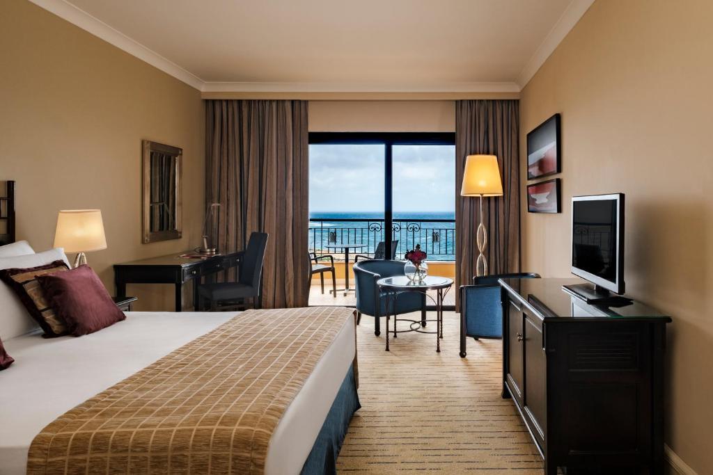 Hotel: Corinthia St George's Bay, Malta