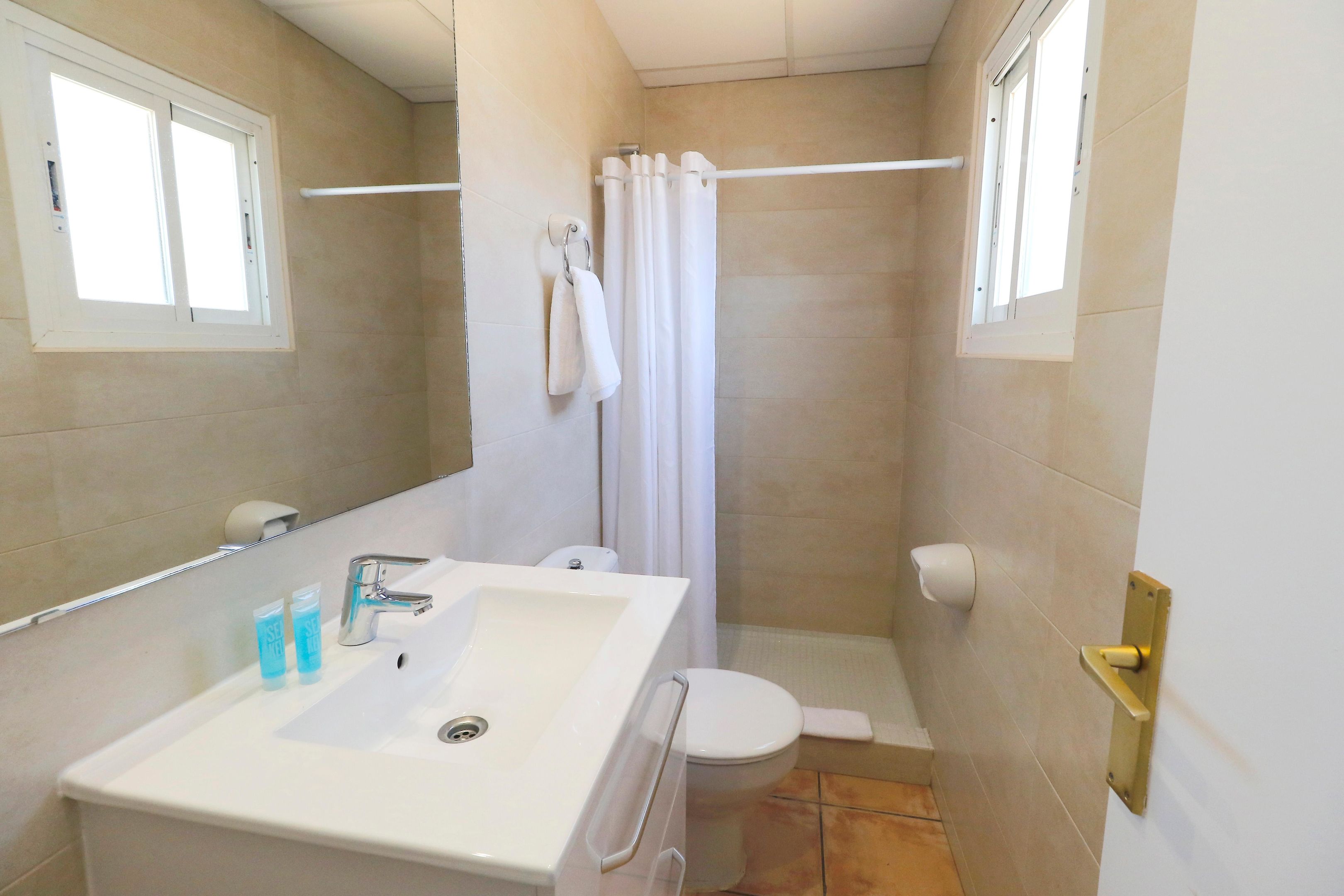 HSR Gil Zimmer-Kategorien Standard, Doppelzimmer (STANDARD DOUBLE ROOM)