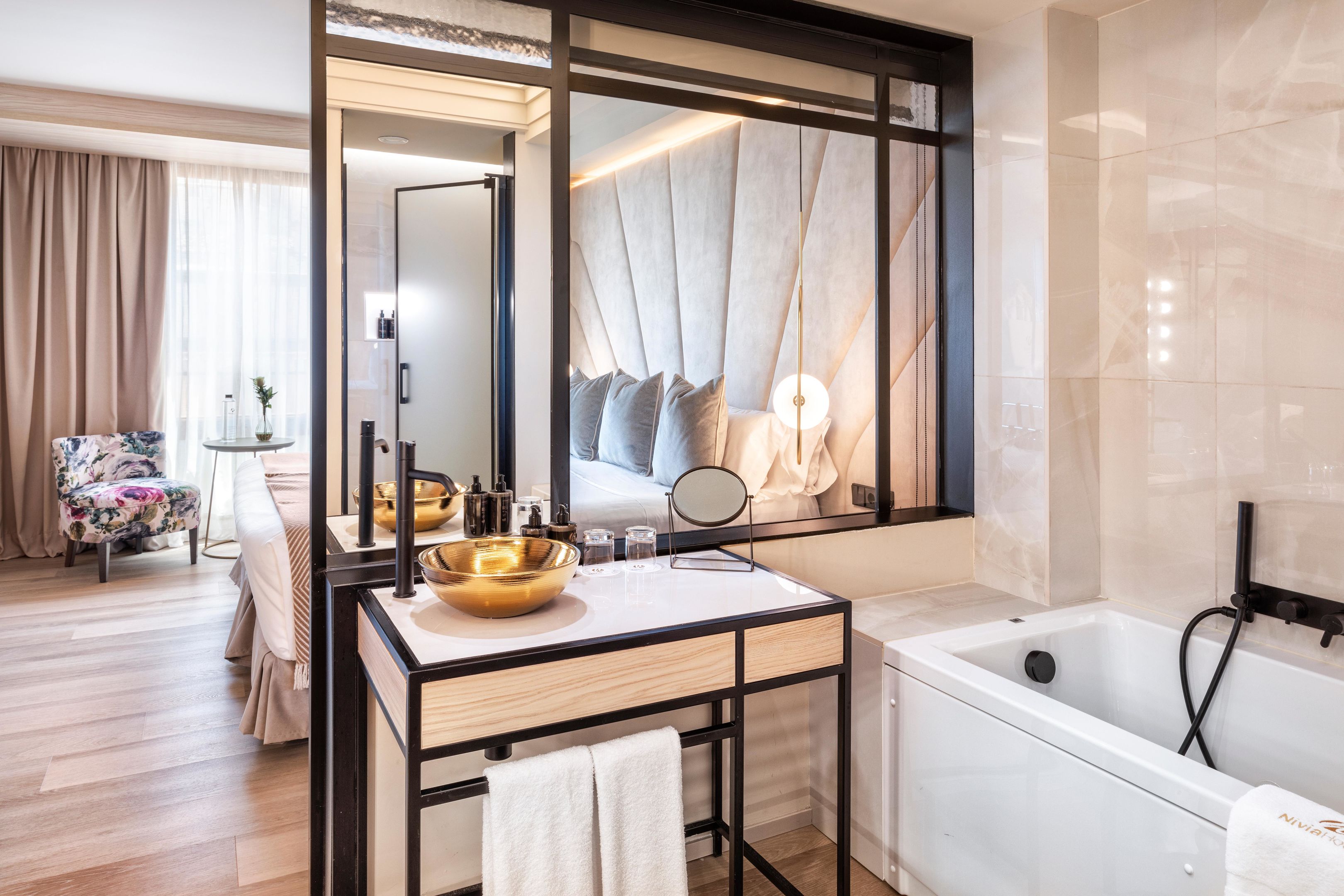 Hotel: Nivia Born Boutique Hotel