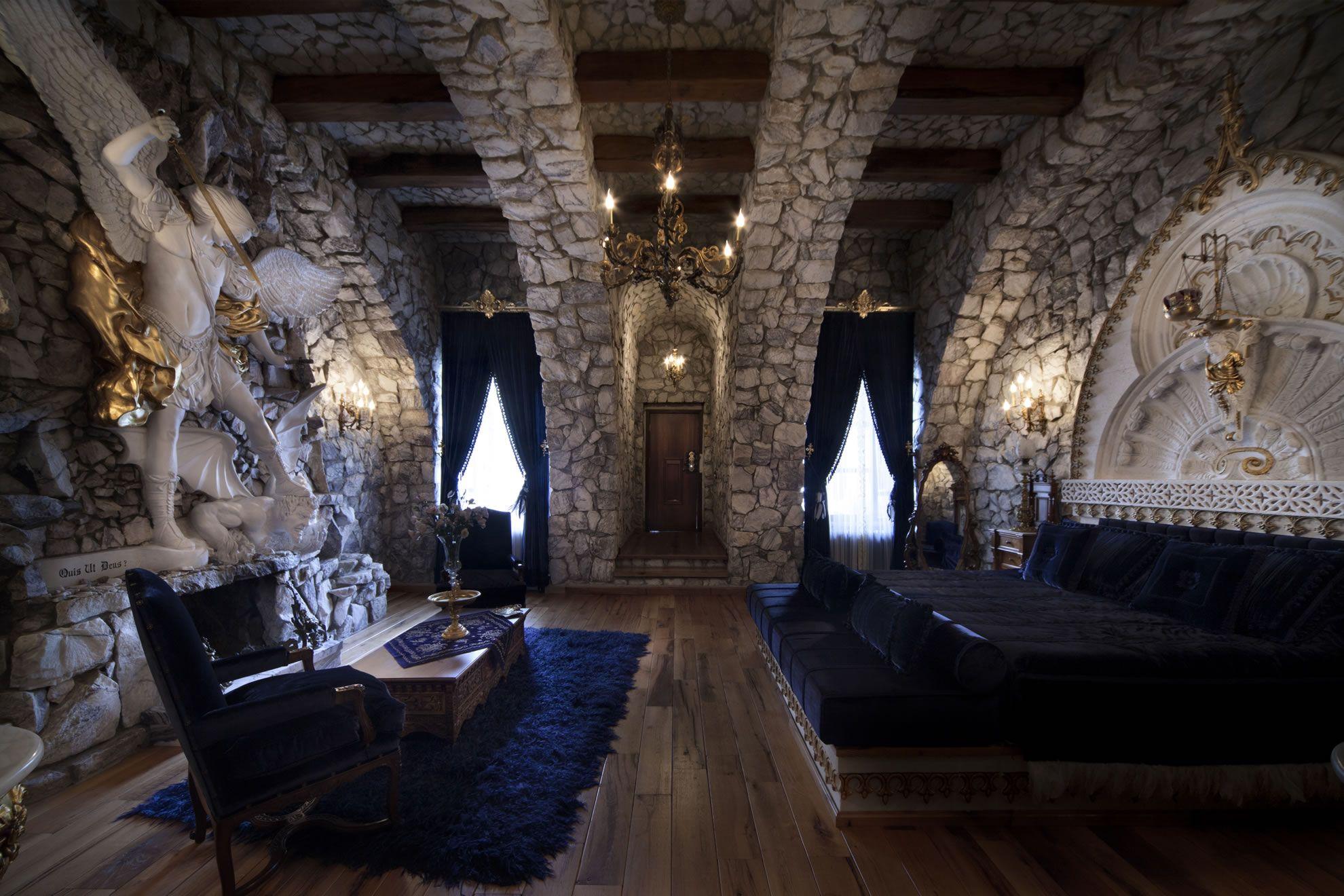Hotel: Sacred House