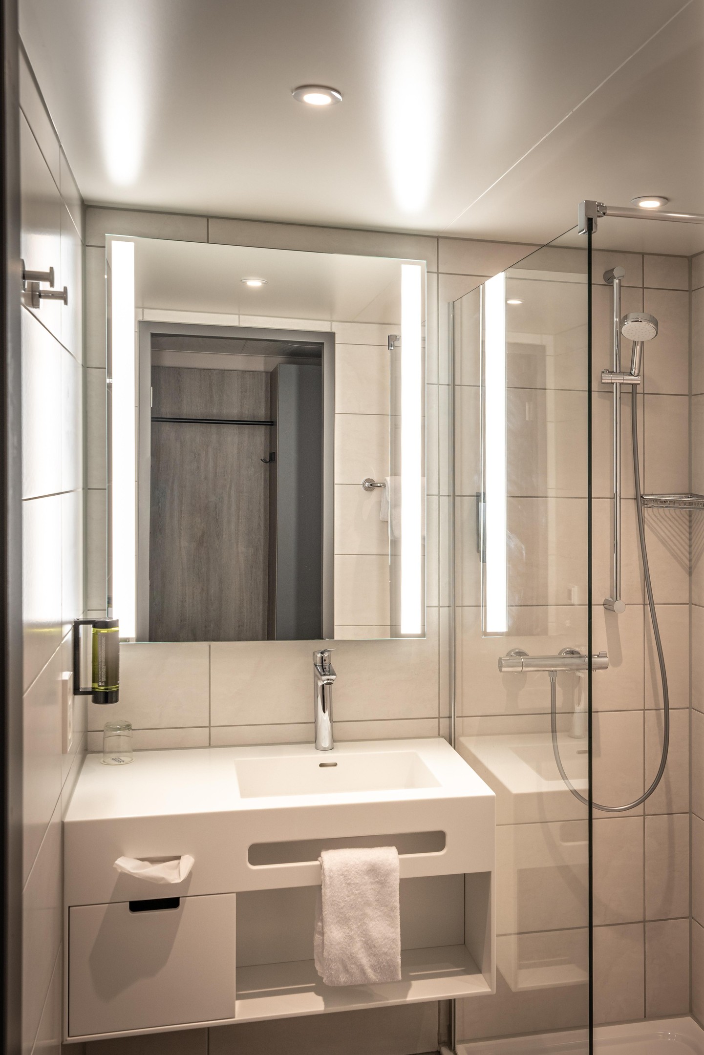LOGINN Hotel Stuttgart Zuffenhausen Zimmer-Kategorien Superior, Zweibettzimmer (Superior Doppel- oder Twinzimmer)