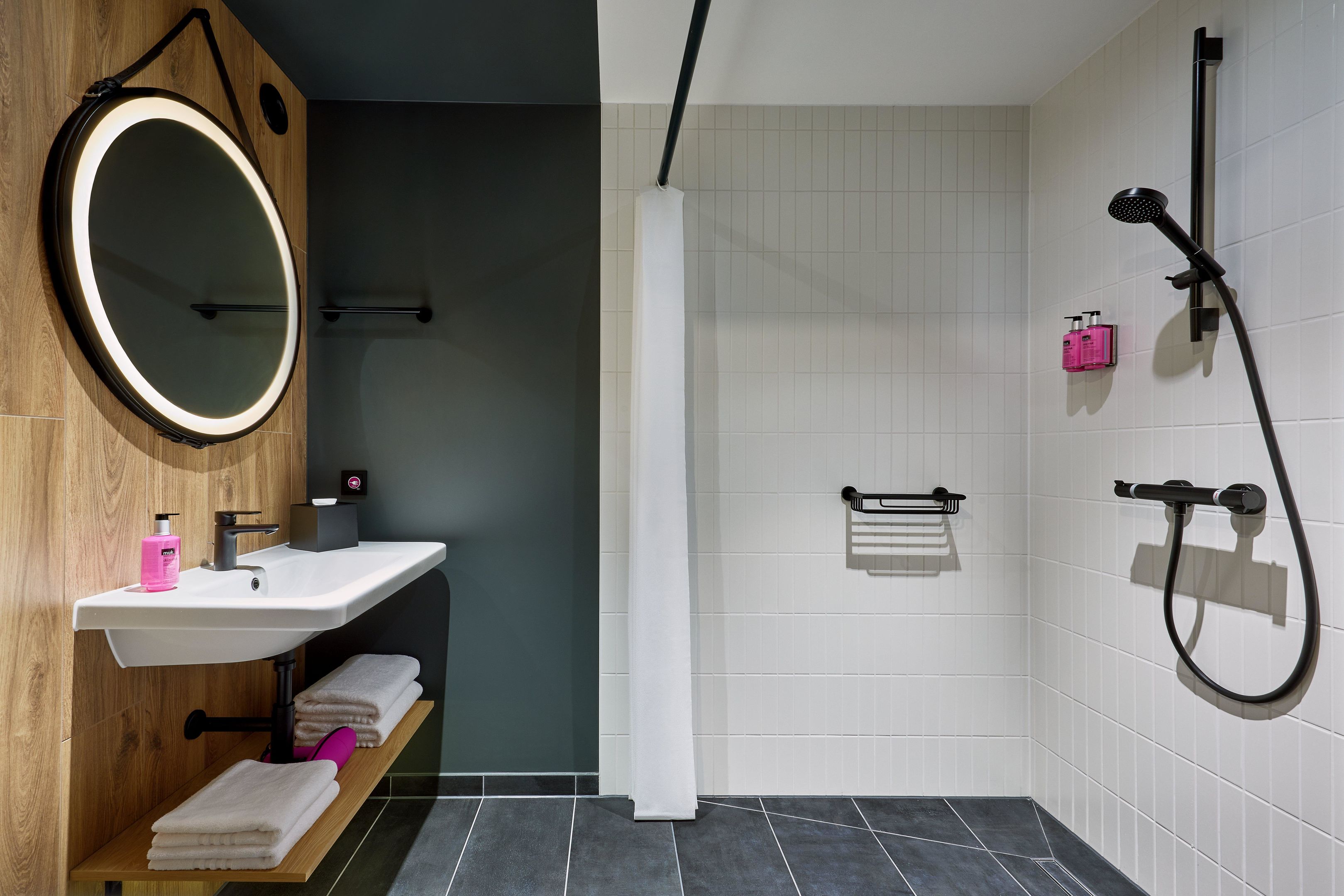 Moxy Karlsruhe Zimmer-Kategorien Comfort, Doppelzimmer (Accessible Double Room)