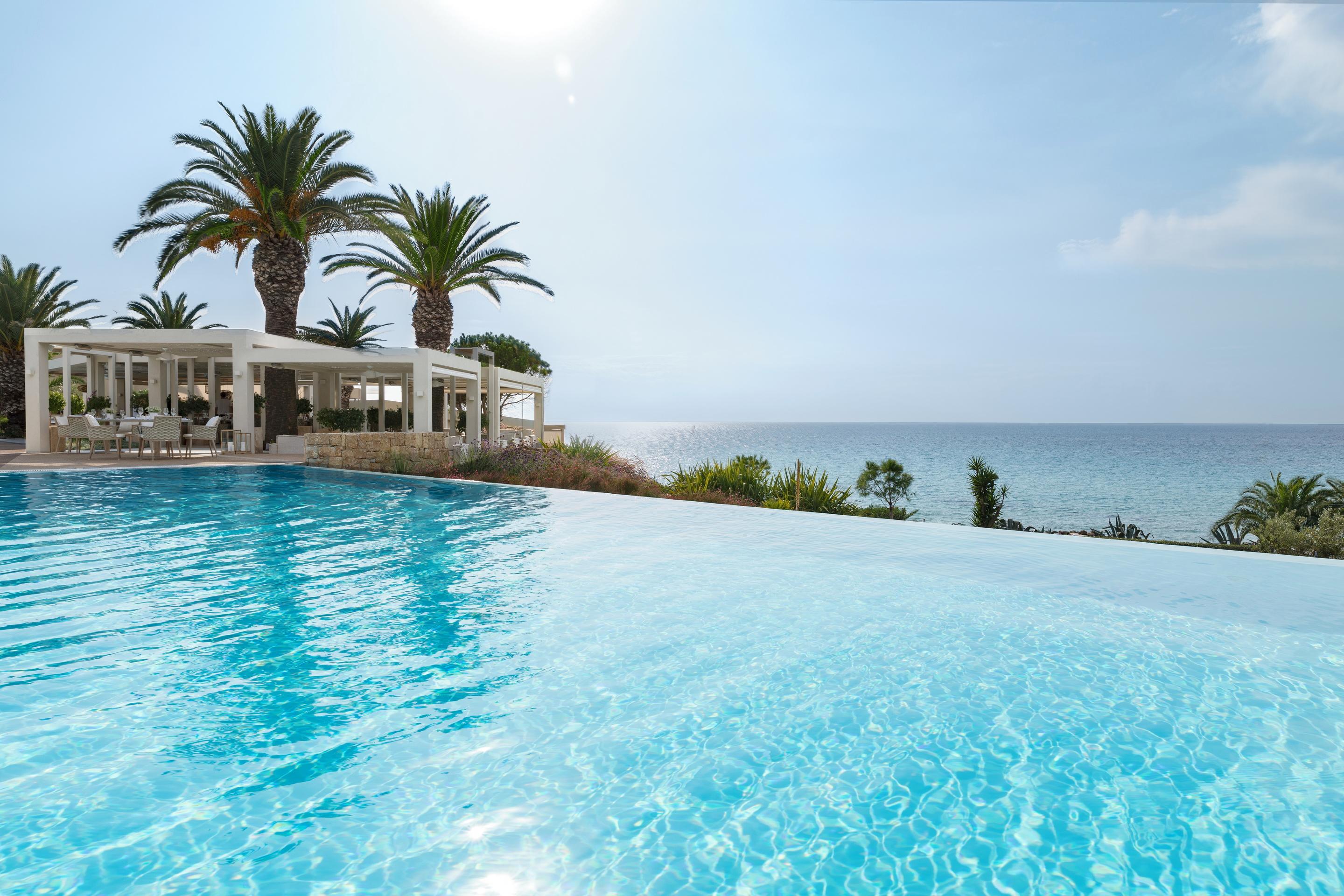 Hotel: Sani Club