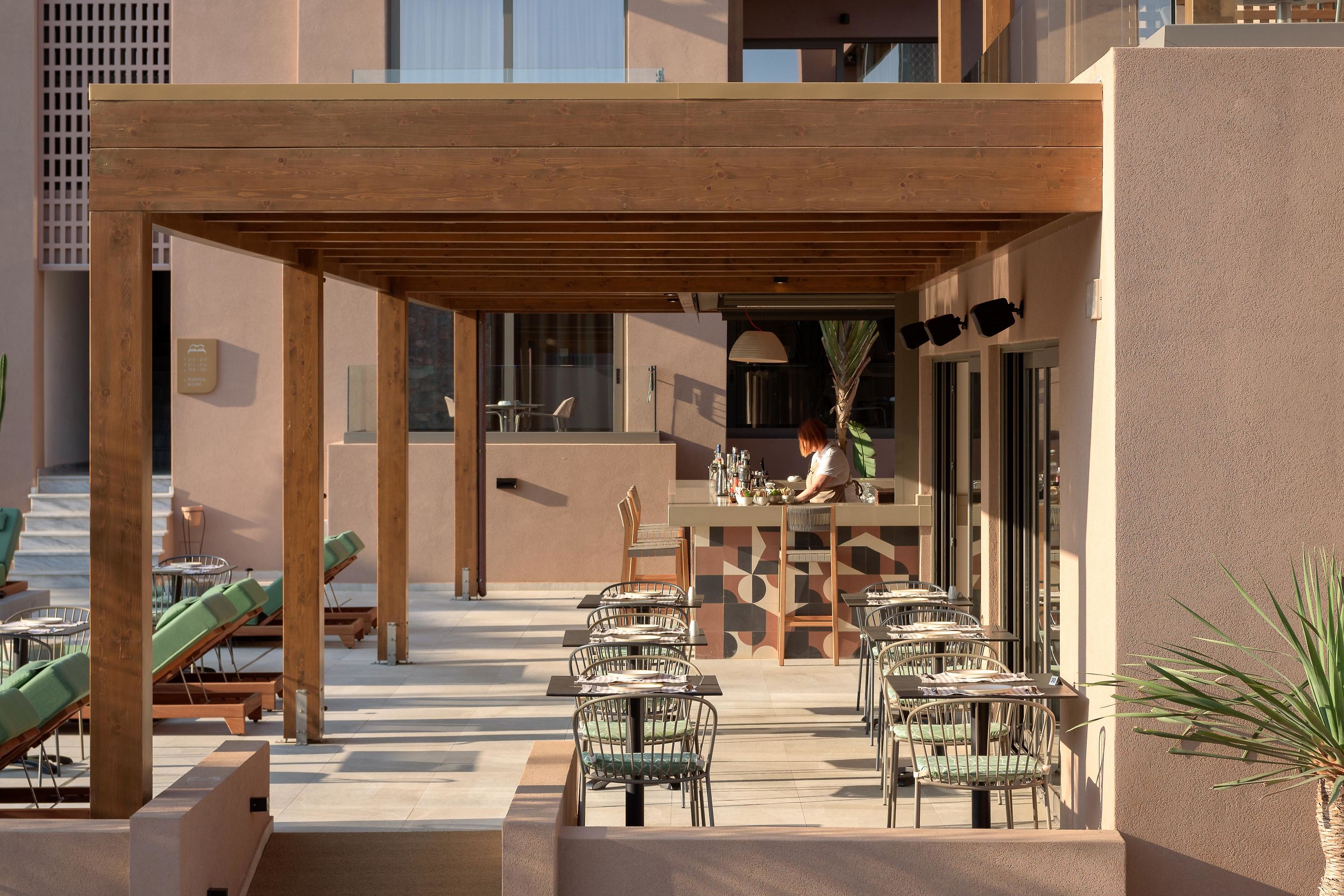 Hotel: Paralos Venus Suites