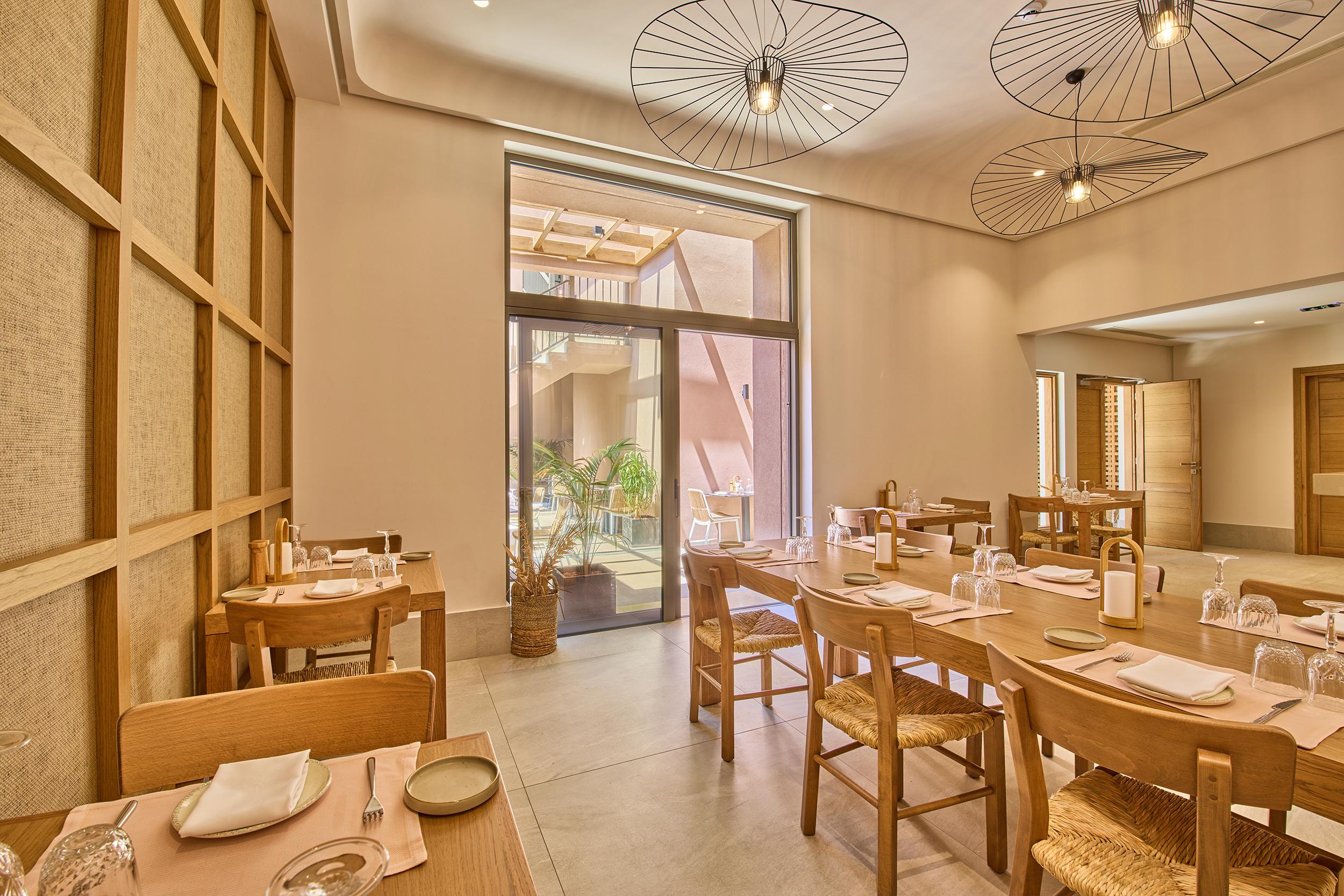 Hotel: Paralos Venus Suites