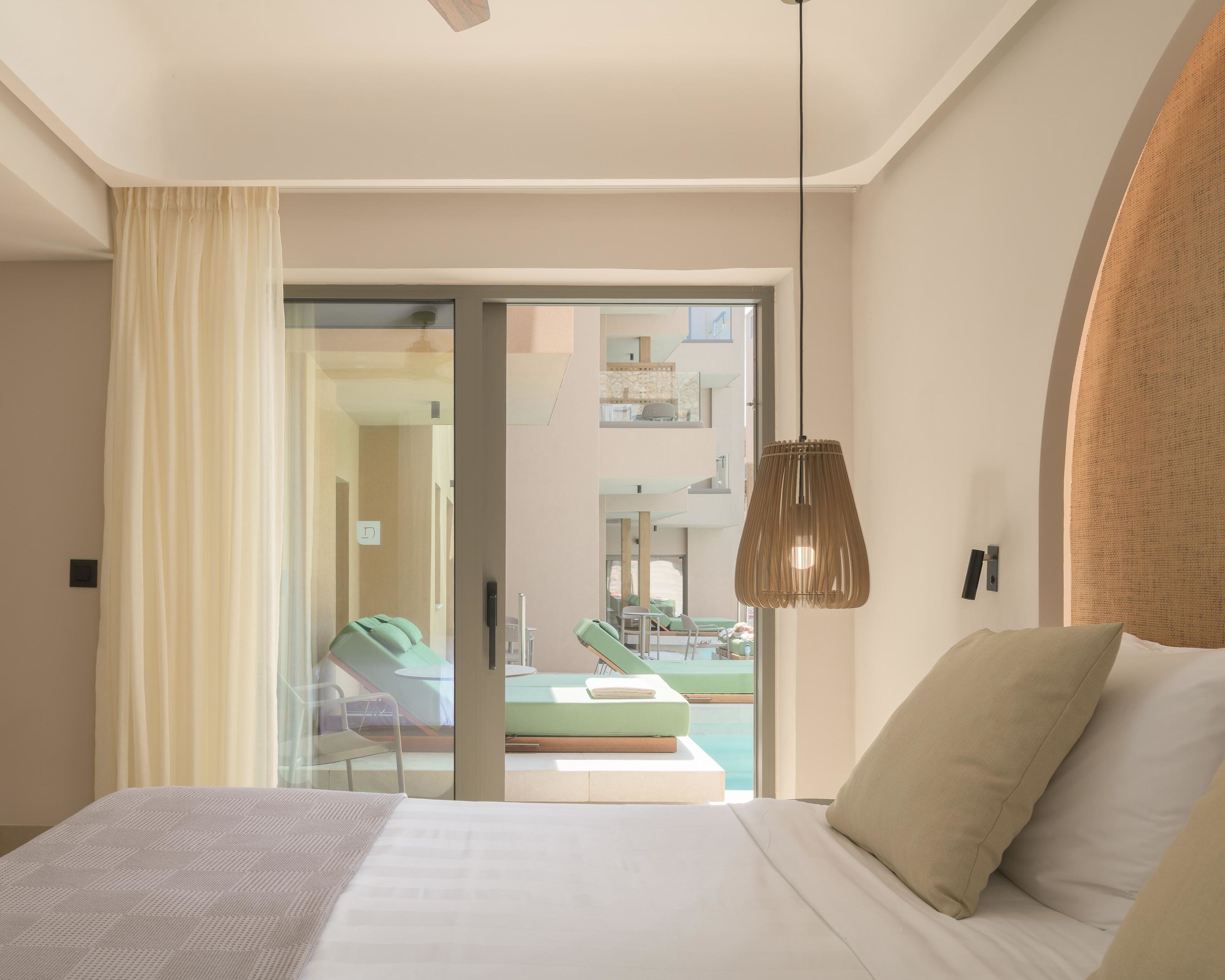 Paralos Venus Suites Zimmer-Kategorien Junior Suite Swim Up