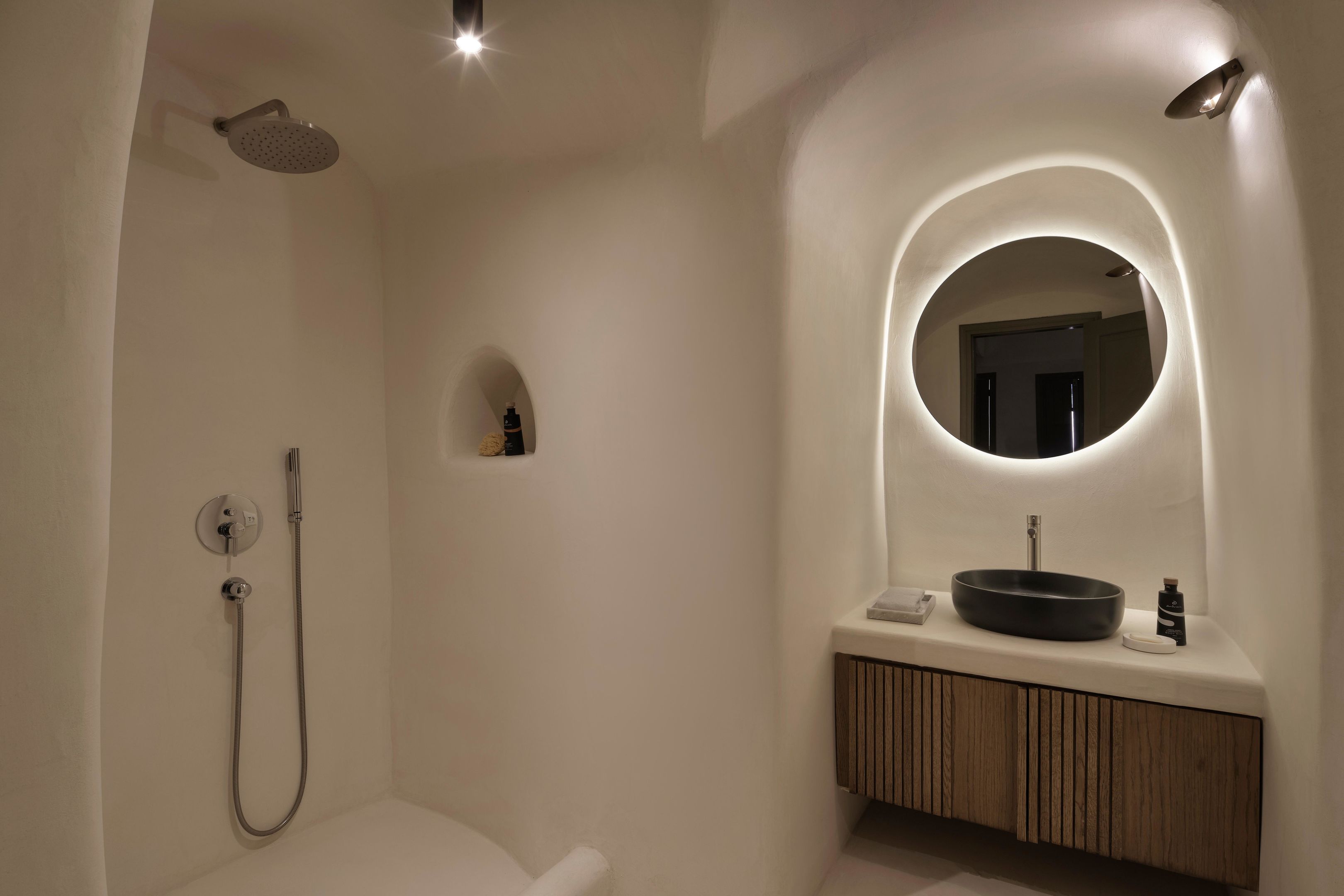 Andronis Luxury Suites Zimmer-Kategorien Deluxe, Vierbettzimmer (Two Bedroom Suite with Outdoor Hot tub)